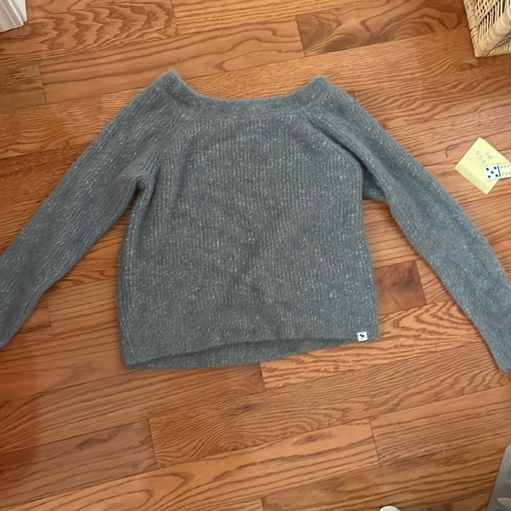 super soft aberocrombie kids sweater size 15/16